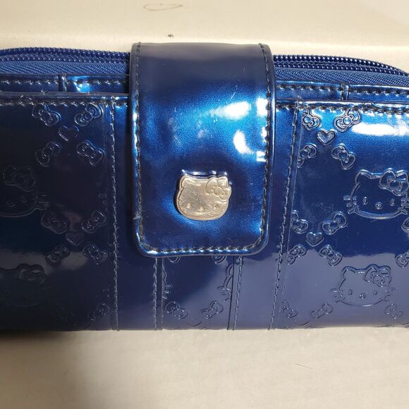 Hello Kitty 2011 Embossed Blue Wallet Clutch Purse –Metallic Patent Faux Leather - Picture 3 of 16